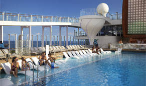 Relax a bordo de un crucero Celebrity Cruises, piscina. CrucerosIslasGriegas.com Relax a bordo de un crucero Celebrity Cruises, piscina. CrucerosIslasGriegas.com