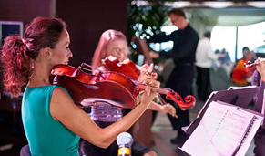 Entretenimiento en Oceania Cruises. CrucerosIslasGriegas.com