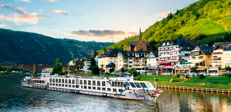 Cruceros Crucemundo. SoloCruceros.com Cruceros Crucemundo. SoloCruceros.com