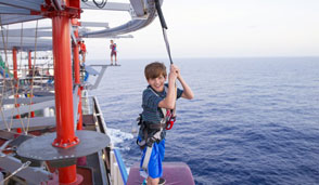 Entretenimiento familiar a bordo. CrucerosIslasGriegas.com