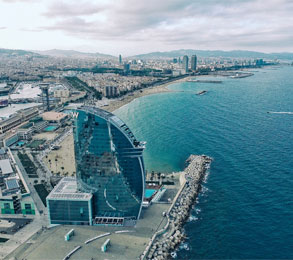 Encuentra tu crucero desde Barcelona. CrucerosIslasGriegas.com