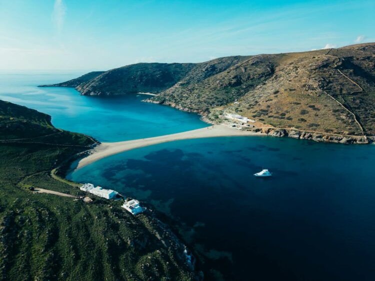 kythnos-en-crucero-aguas-termales-calas-tranquilas-y-pueblos-blancos