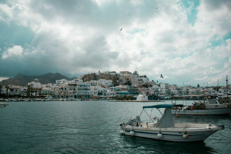 naxos-en-crucero-una-isla-griega-en-contraste-y-tradicion